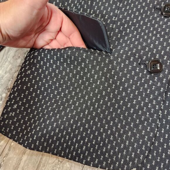 🇬🇪🔸️Vintage Sag Harbor Black Triple Button Suit Blazer Size 8 - Picture 11 of 12